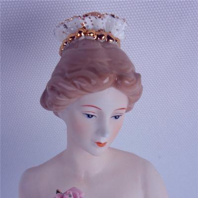 Tượng Cô Gái Dắt Chú Chó - phong cách châu âu